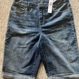 Chicos size 1 so slimming Girlfriend shorts